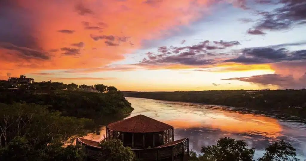 TRÍPLICE FRONTEIRA FOZ DO IGUAÇU, PARAGUAI E ARGENTINA